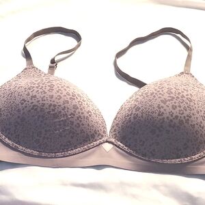 40 DD Maidenform No-wire bra